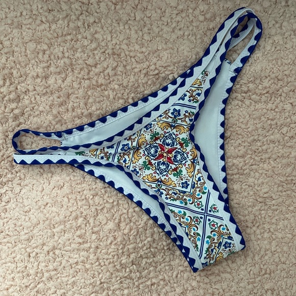 Amazon - Picture 6 of 10